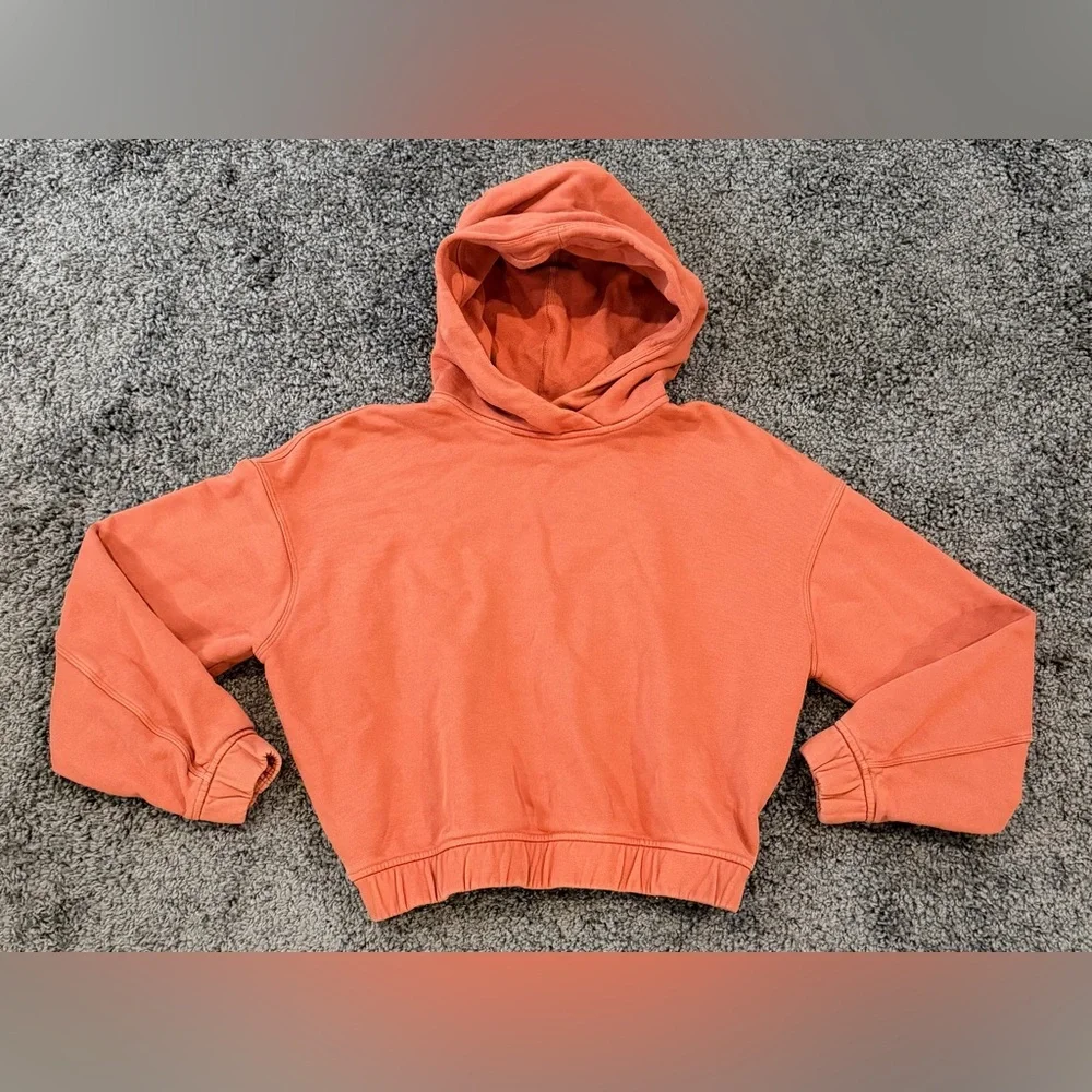 LULULEMON Relaxed Cropped Hoodie in Canyon Orange size 4 Womens